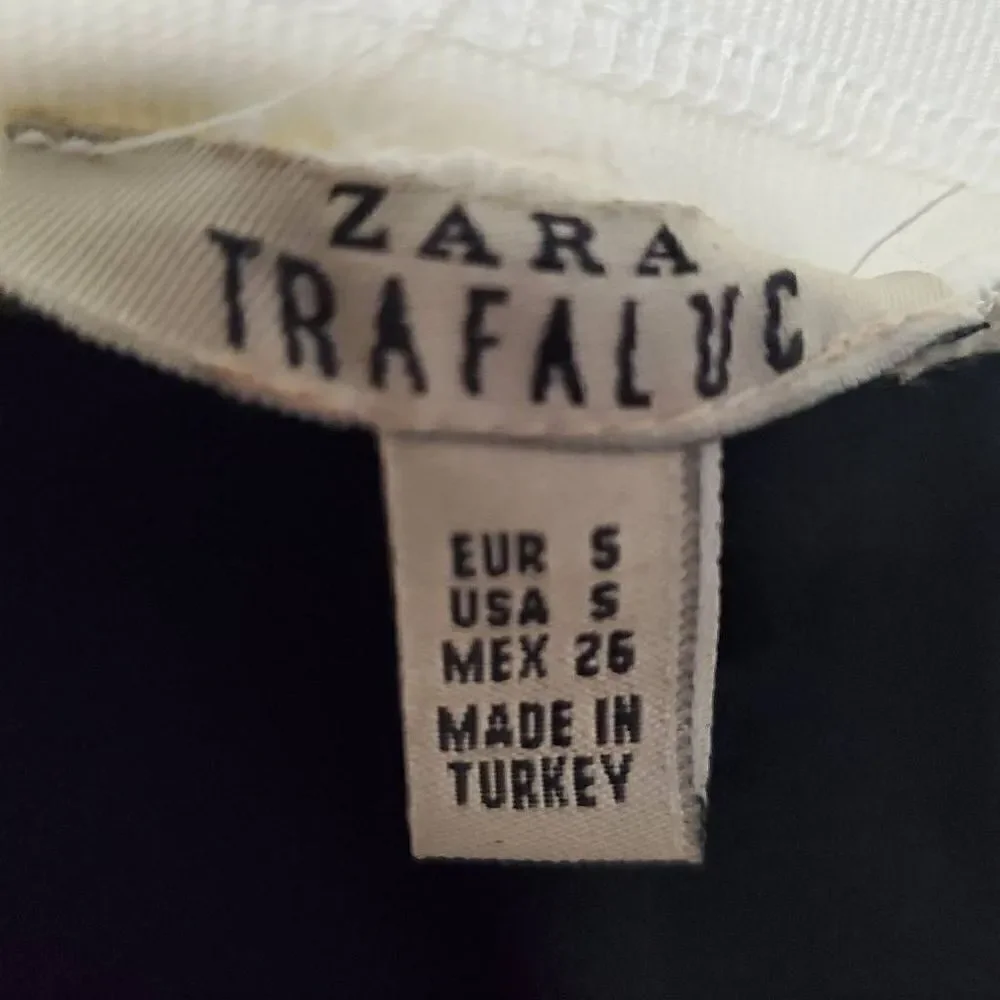 ‎Zara Women's Grey White Mini Skater Skirt Size Small